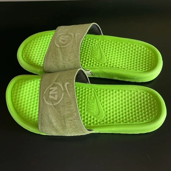 Nike Slides - Picture 4 of 11